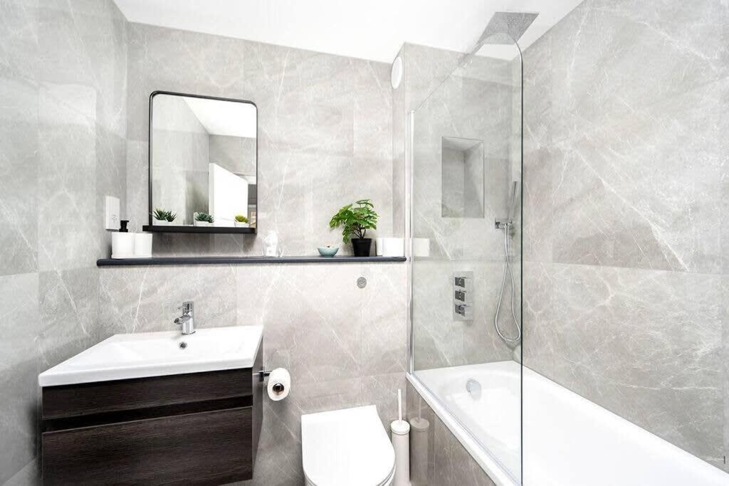 Charming Apartment In The Pleydell Estate Лондон Екстер'єр фото